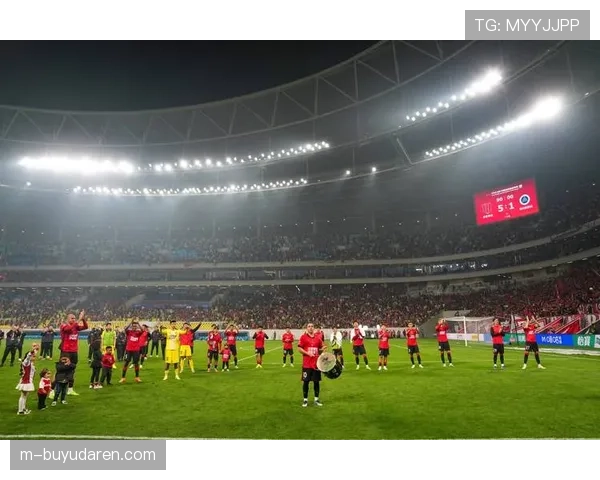 【2026年4月中超联赛·赛中·特写VAR长时间介入检查，成都蓉城一粒疑似进球被判无效